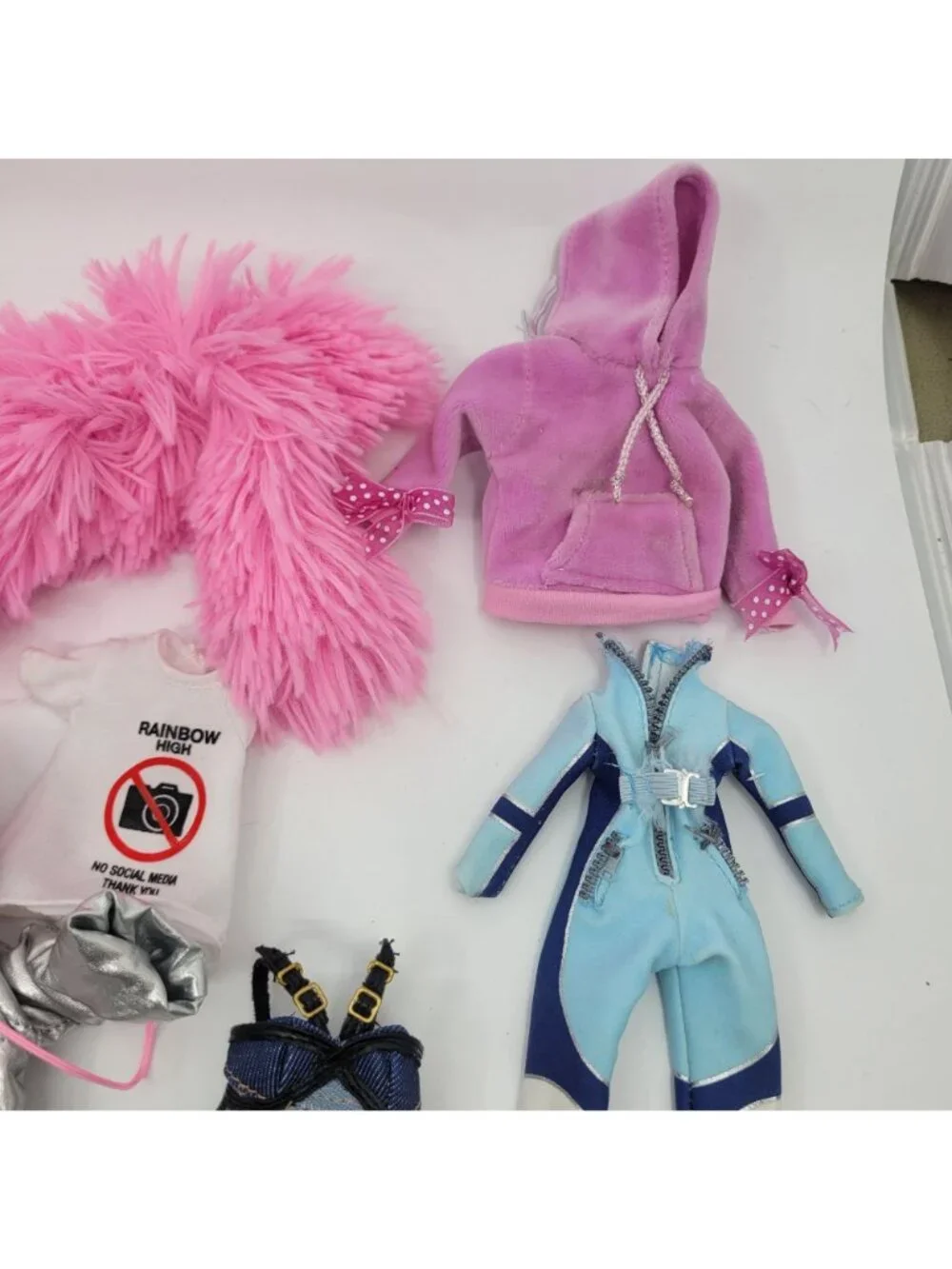RAINBOW HIGH Doll Clothing Lot of Clothes, Shoes, Accessories - 24 Pieces